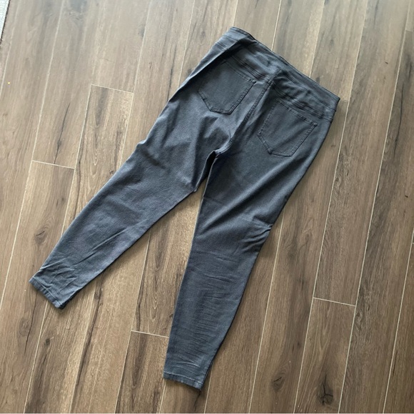 Reitman’s Dark grey Legging pants - Picture 8 of 9